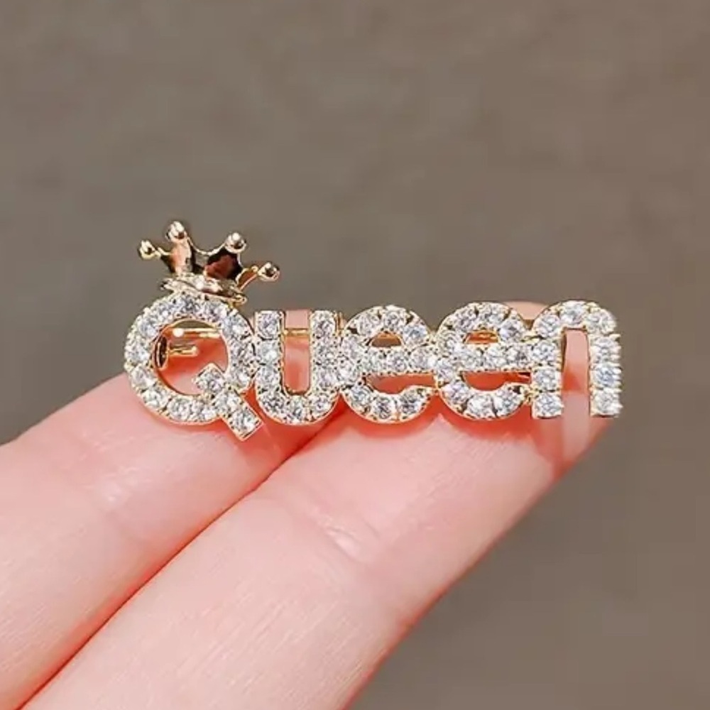 NEW!Elegant “Queen” Rhinestone Brooch Pin 👑 B1-53 - Picture 5 of 5